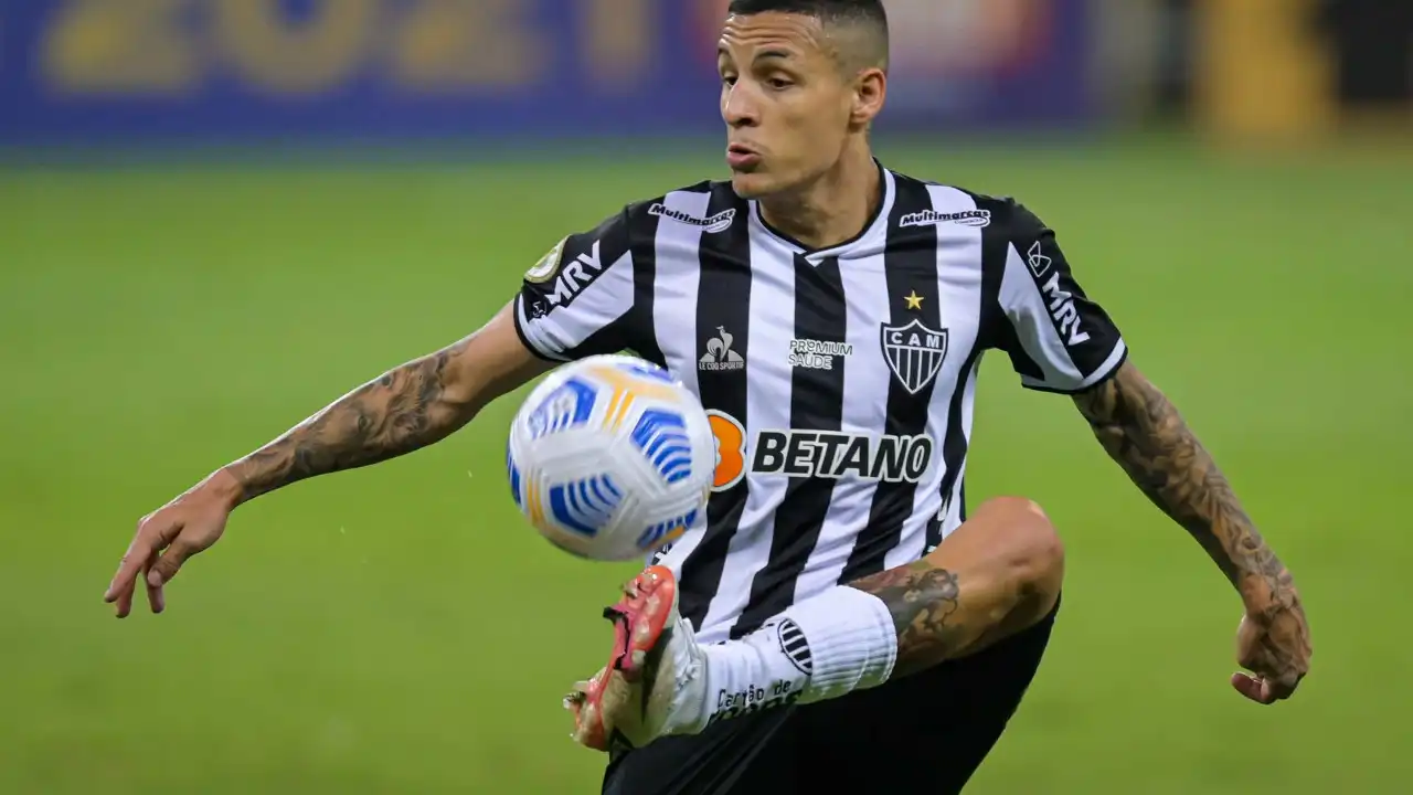 Guilherme Arana diz que 'não tem nada ganho' para o Atlético-MG e minimiza dores no adutor